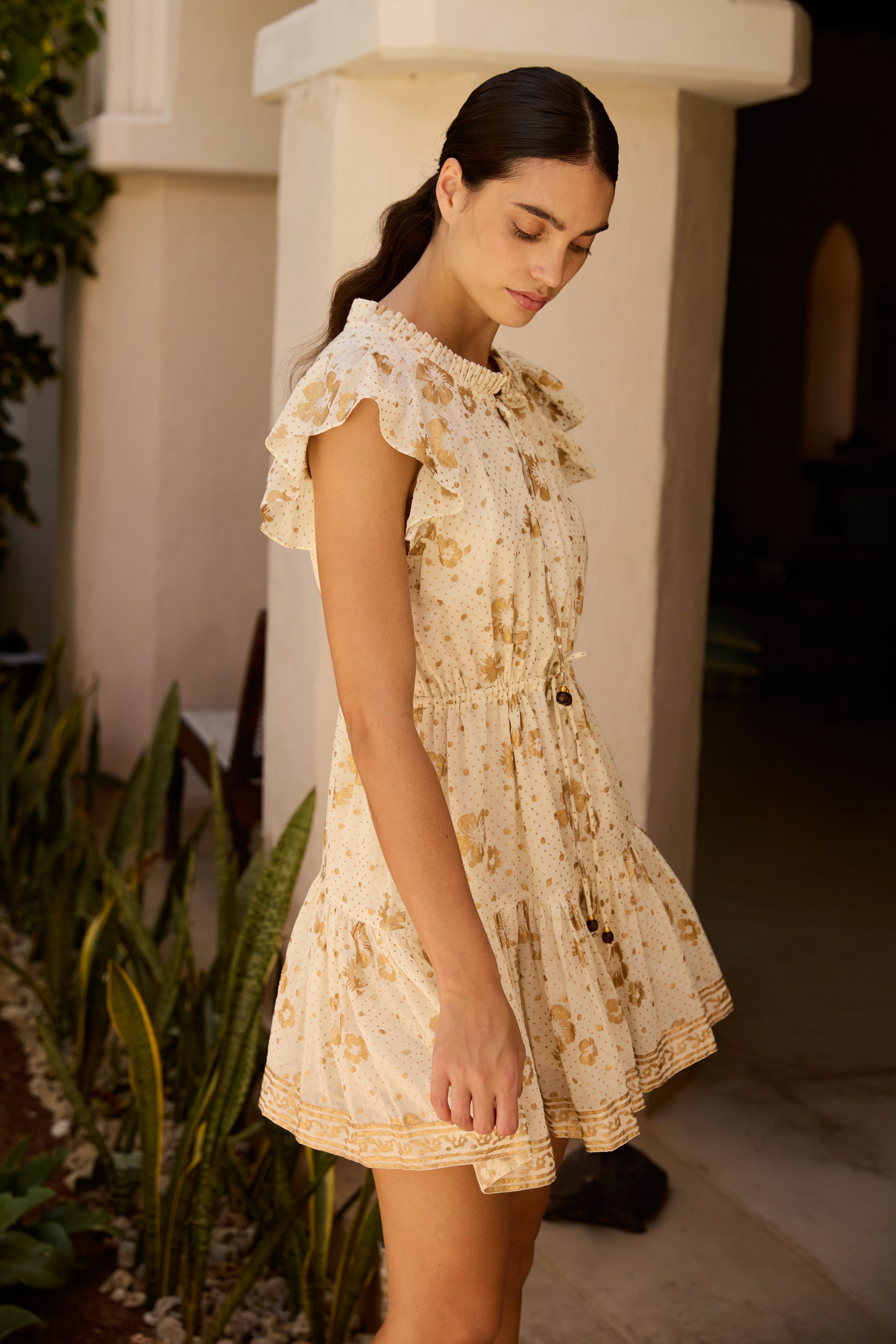 Cinched Flirty Short- Carlin Cream Gold