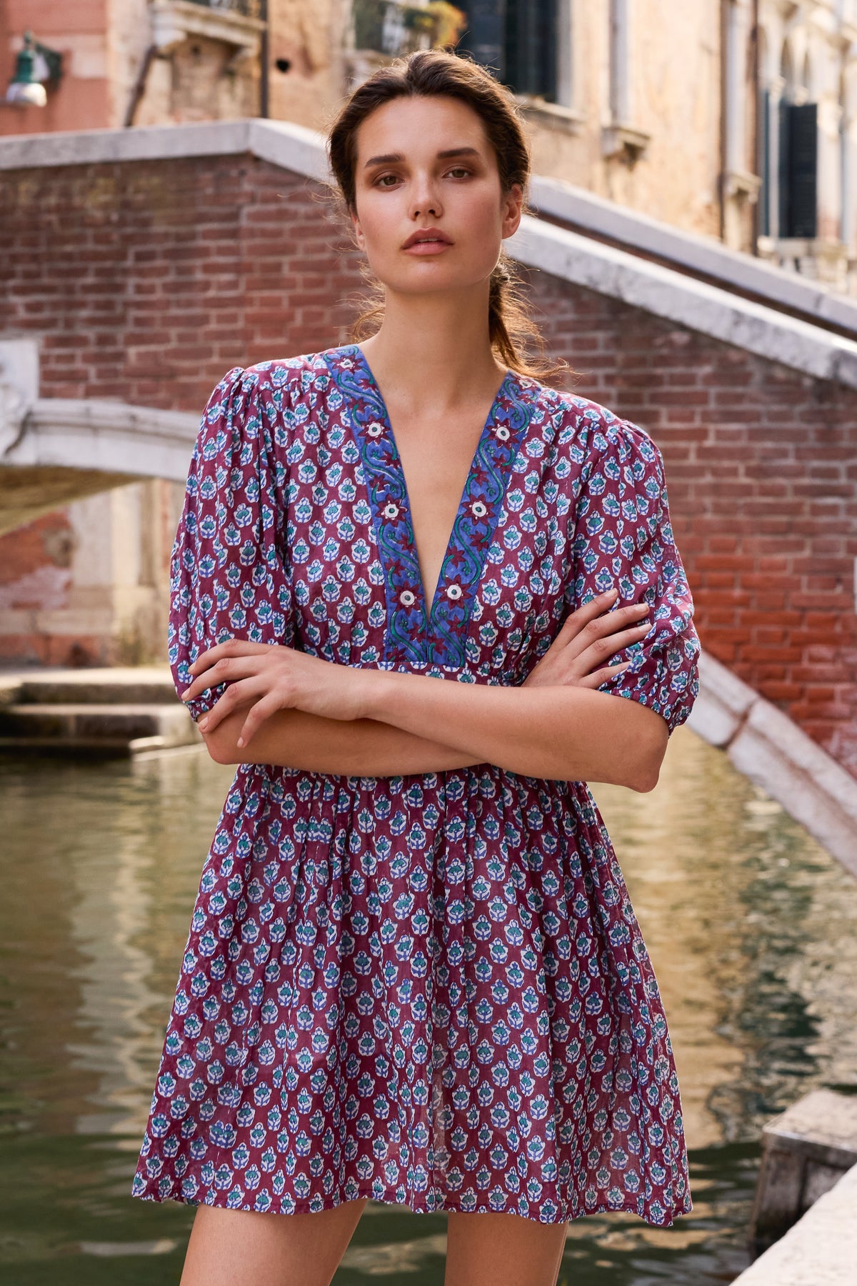 V-Neck Puff Mini- Zenica Wine