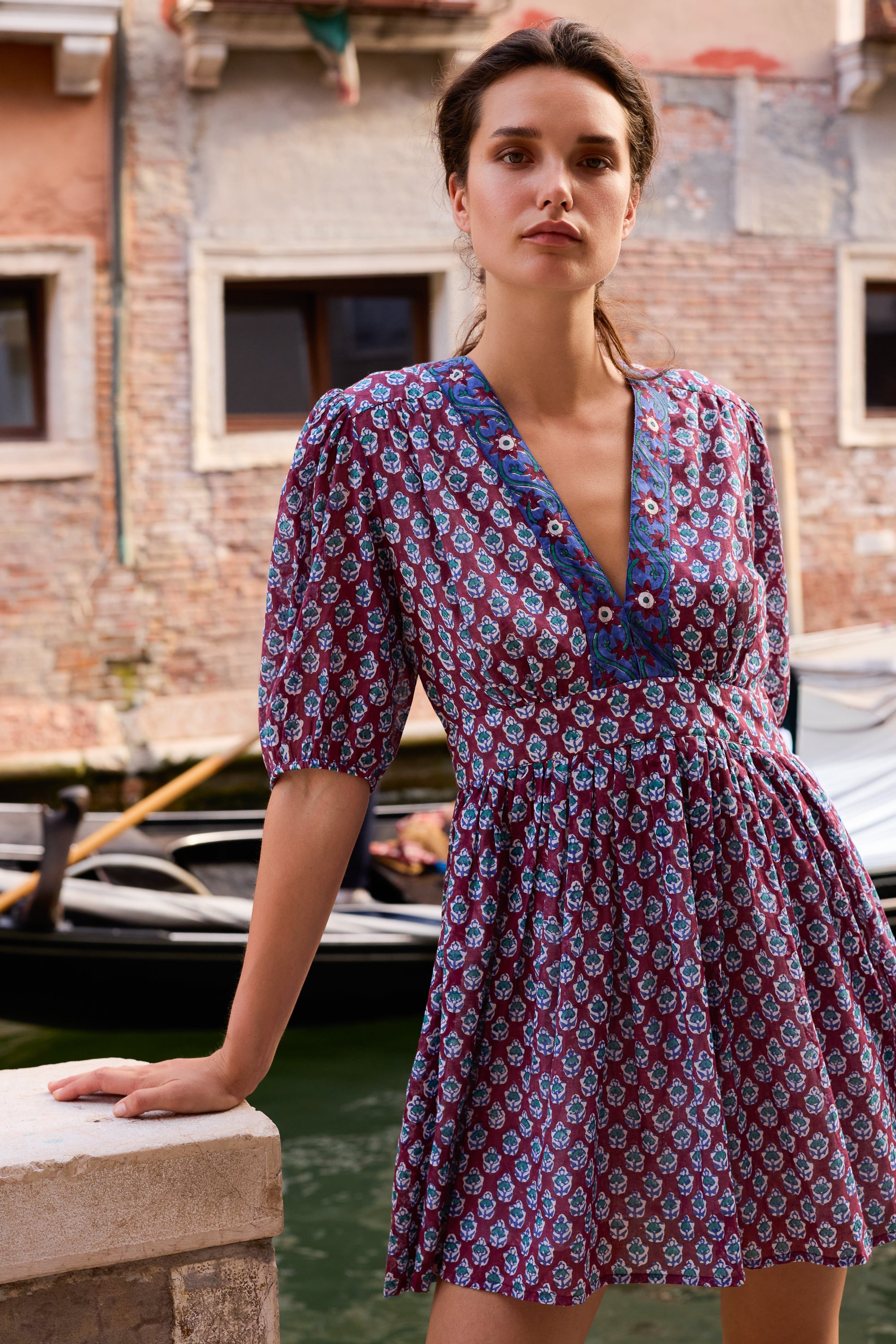 V-Neck Puff Mini- Zenica Wine